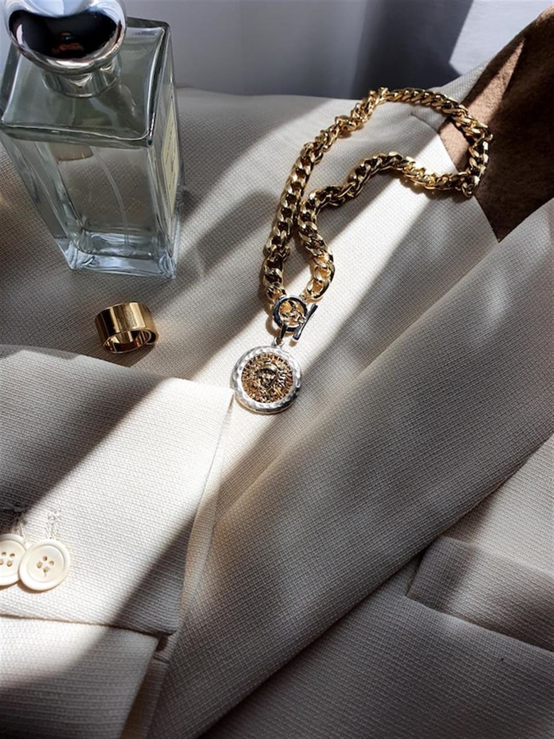 Halskæde vedhæng – Historier og betydning i smykker